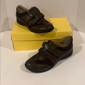 Woman’s Velcro Shoes